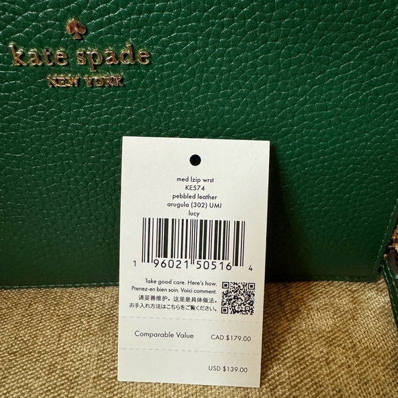 Kate Spade Green Pebbled Leather Wristlet - NWT  Beautiful Fall/Winter C… - Picture 2 of 6